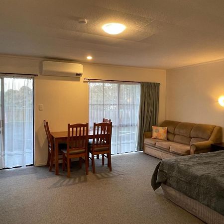 Cherry Court Motor Lodge Уангарей Екстериор снимка