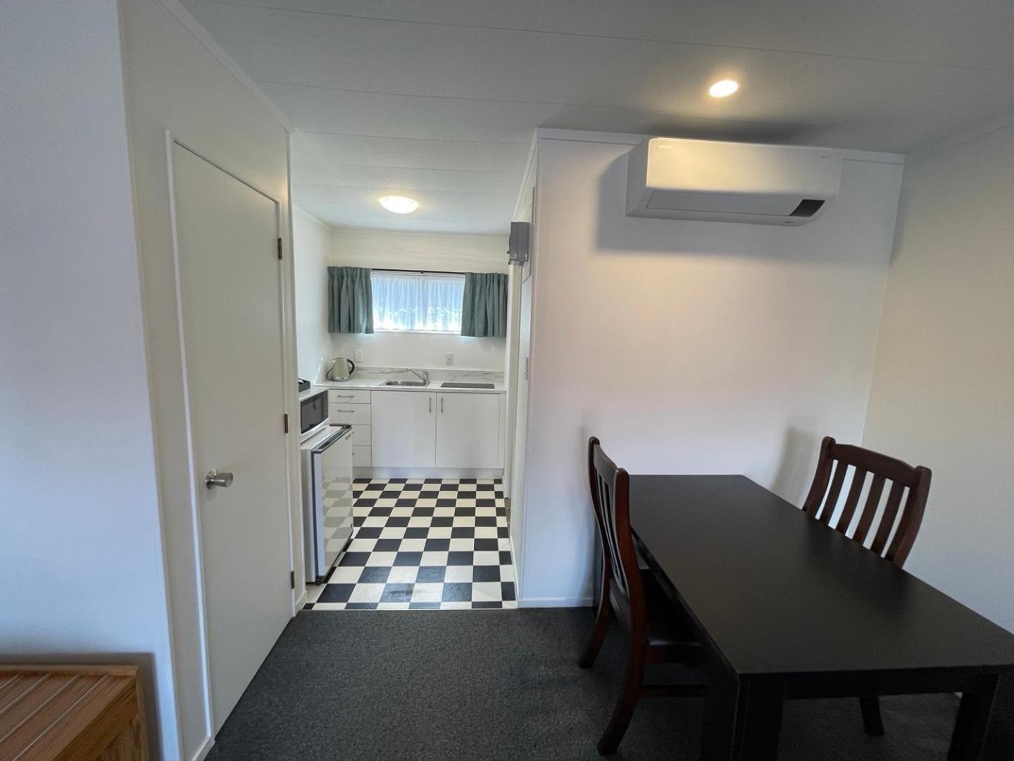 Cherry Court Motor Lodge Уангарей Екстериор снимка